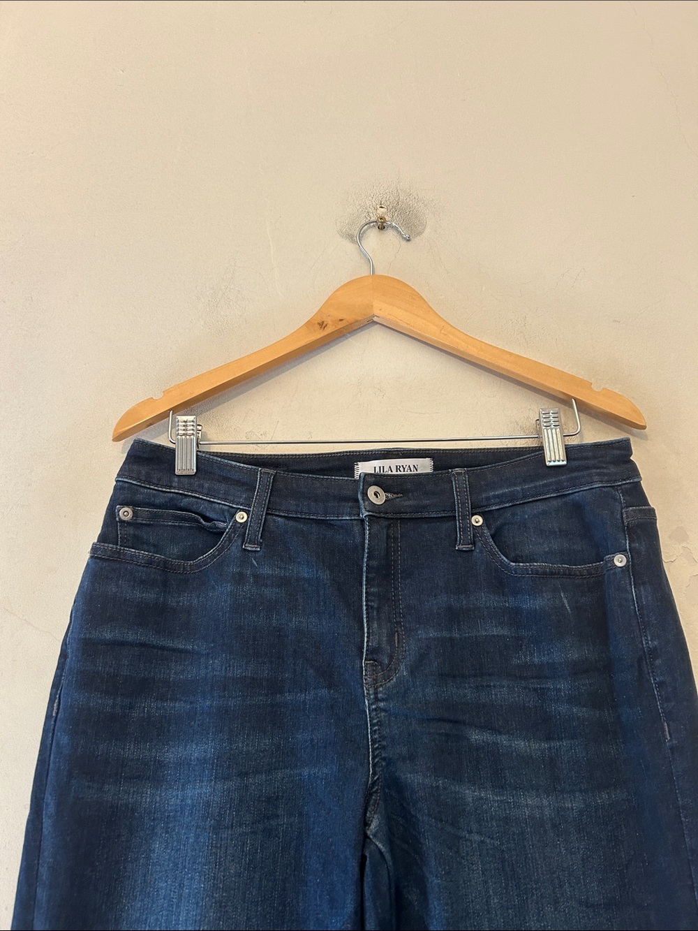 LILA RYAN Dark Navy Straight mid rise ankle Jean The Ava Size 32 EUC - Picture 3 of 9